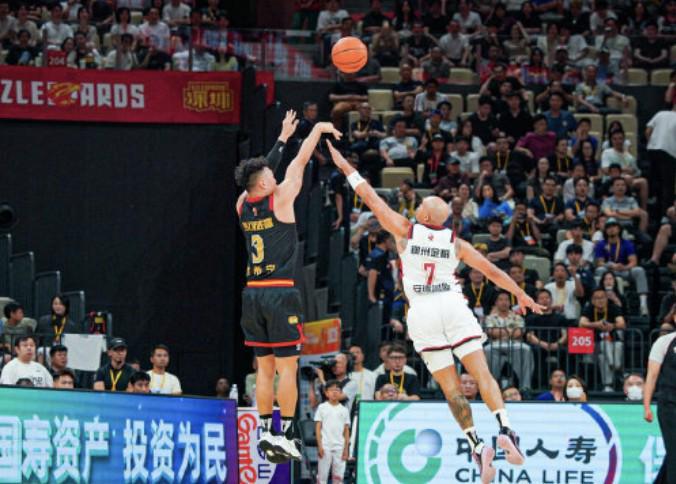 必威体育登录入口-贺希宁：没有团队帮助我拿不到MVP，感谢今晚所有人复出的努力